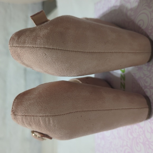 Blush Pink Wedge Sandals - Picture 4 of 9